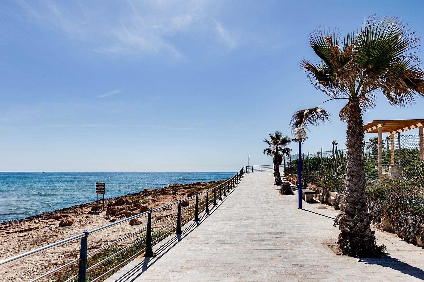 Town House for Sale in Alicante, Alicante