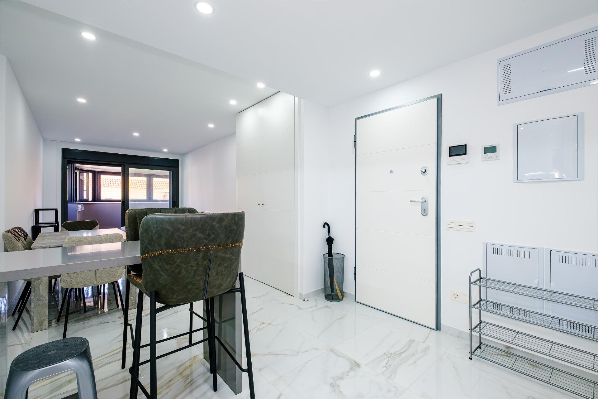 Town House for Sale in Alicante, Alicante