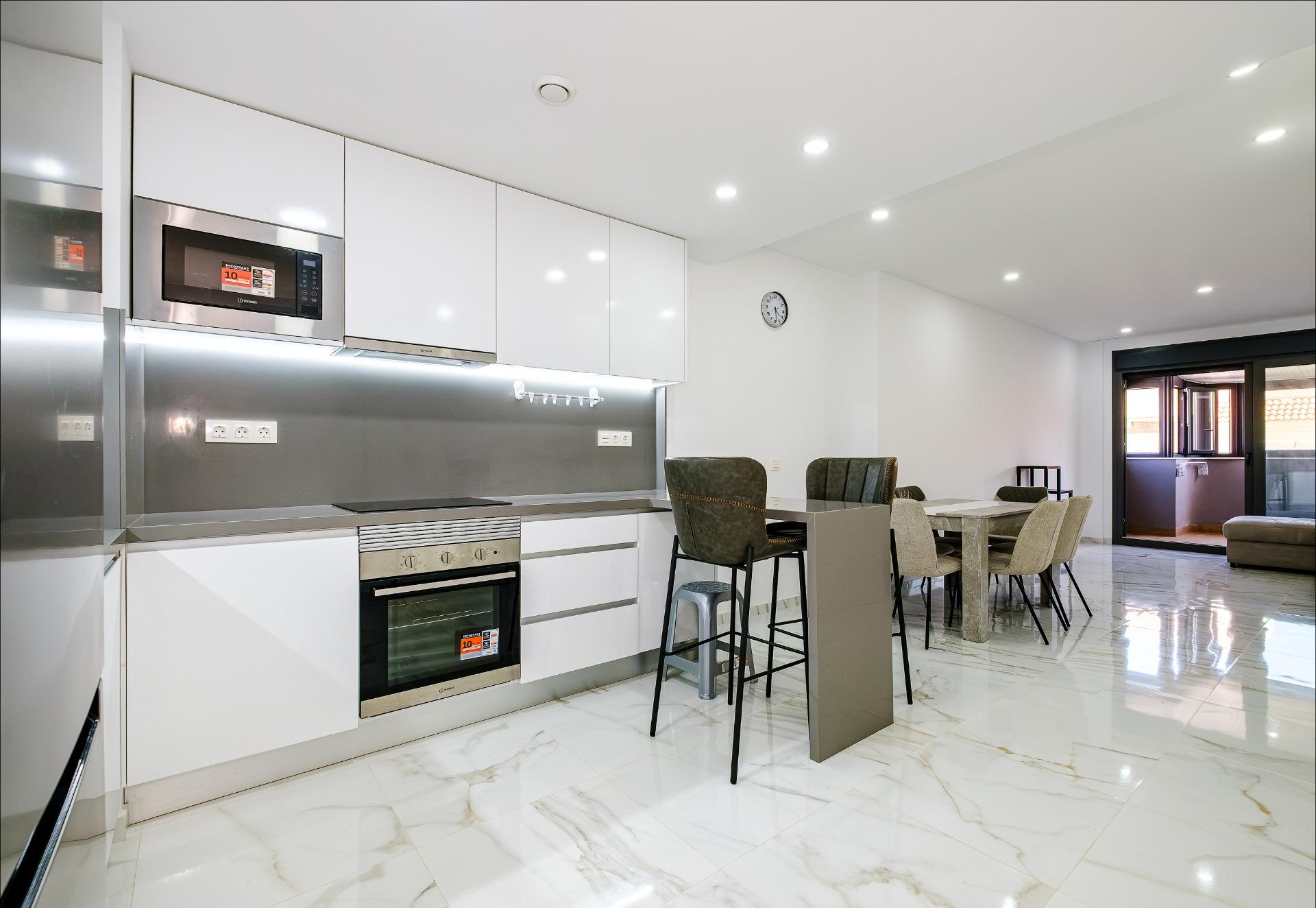 Town House for Sale in Alicante, Alicante