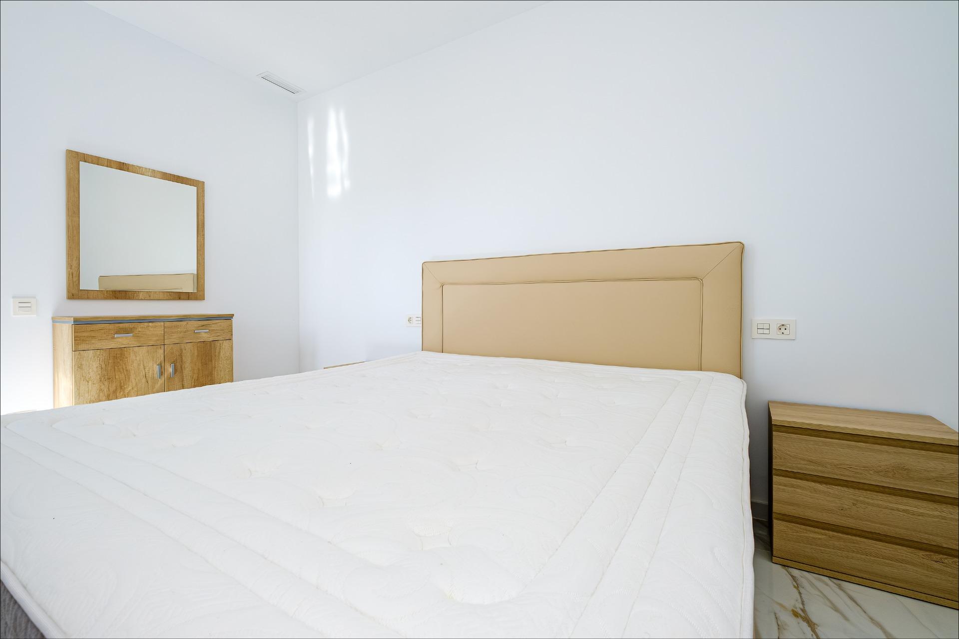 Town House for Sale in Alicante, Alicante