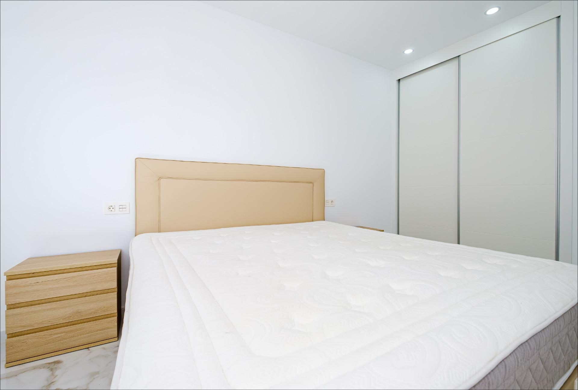 Town House for Sale in Alicante, Alicante