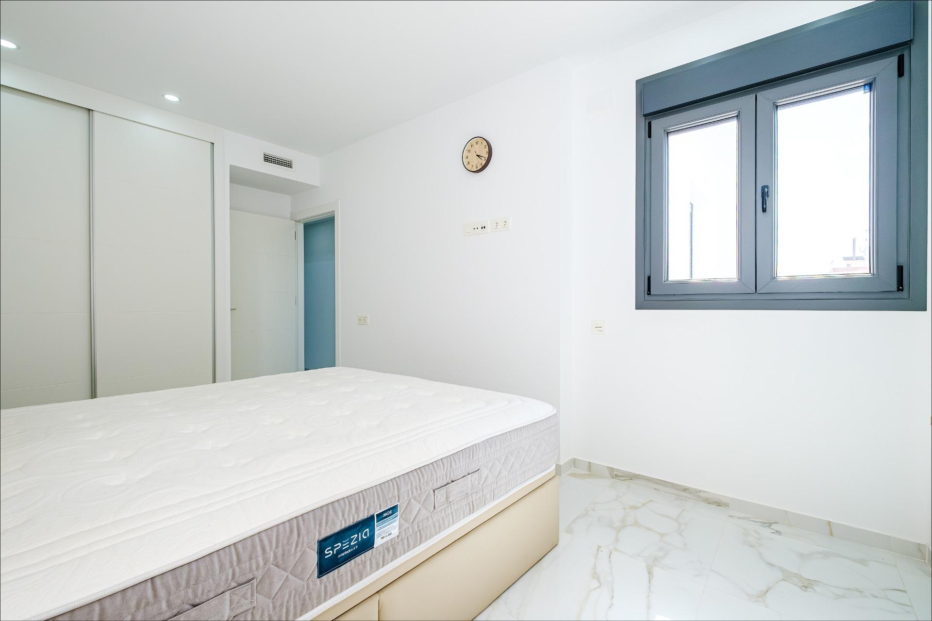 Town House for Sale in Alicante, Alicante