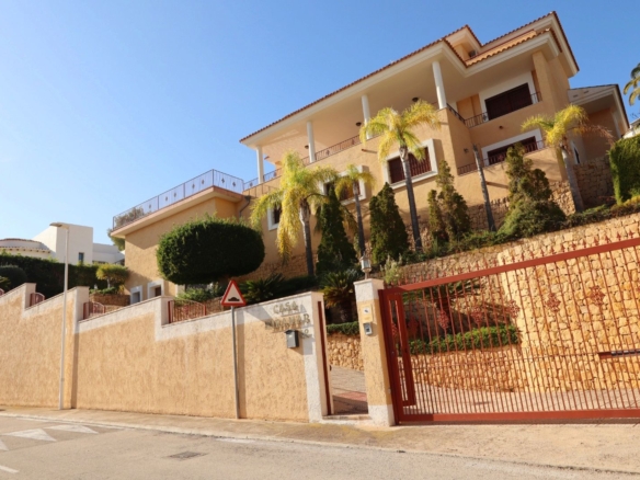 Villa for Sale in Altea, Alicante