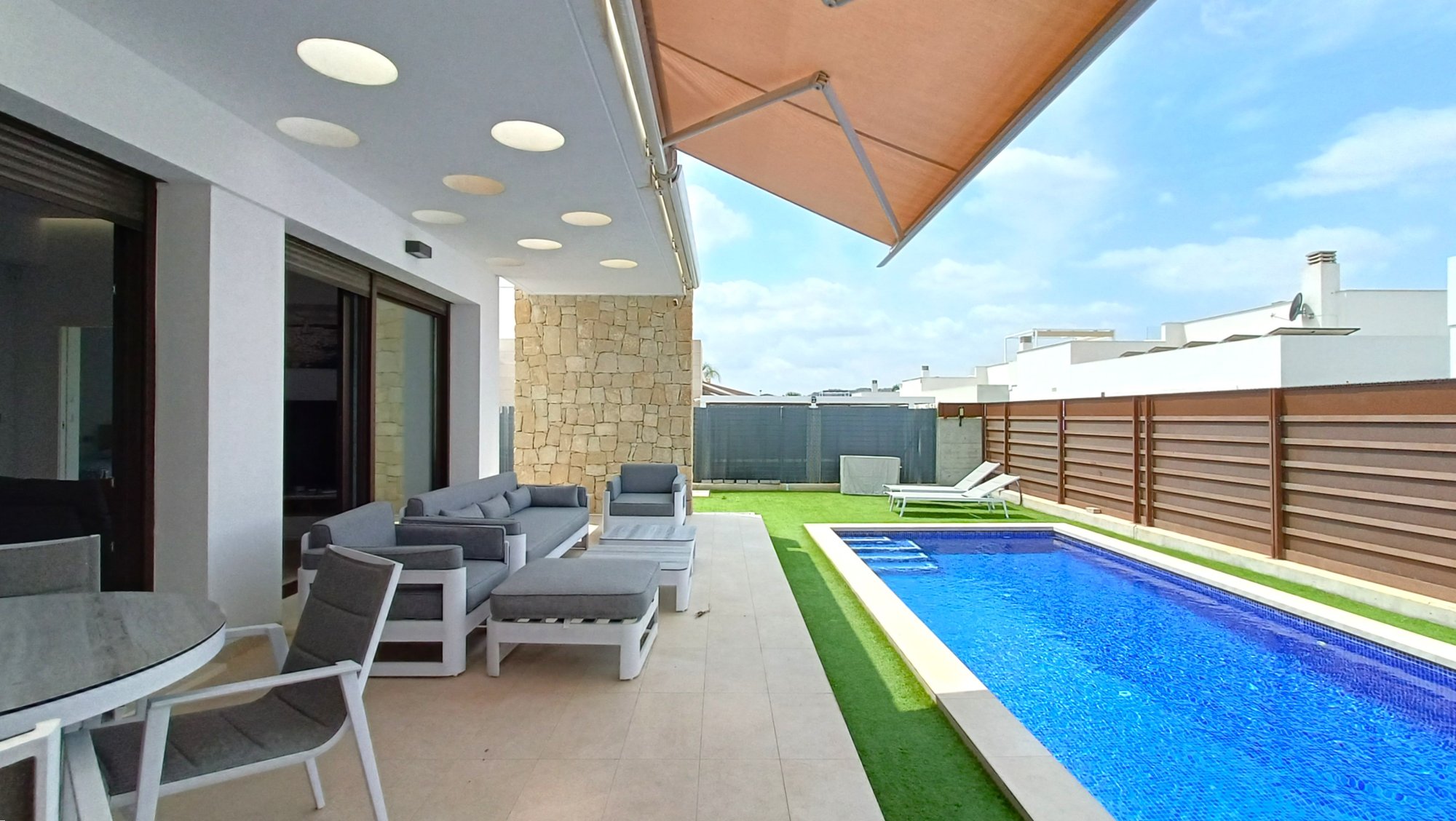 Villa for Sale in Vistabella Golf Entre Naranjos, Alicante