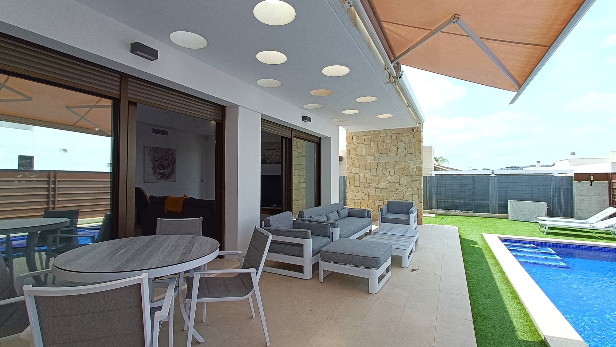 Villa for Sale in Vistabella Golf Entre Naranjos, Alicante