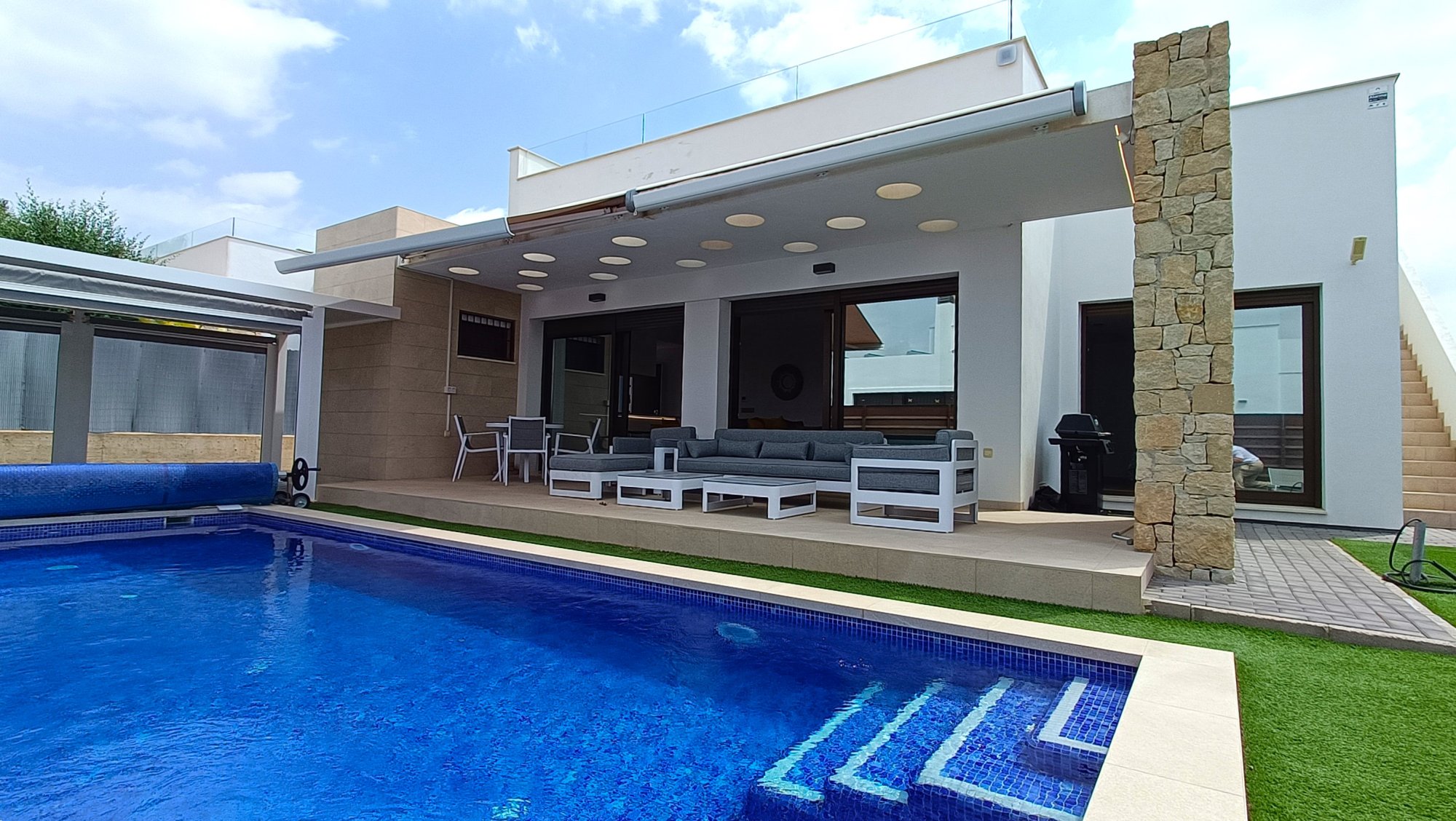 Villa for Sale in Vistabella Golf Entre Naranjos, Alicante