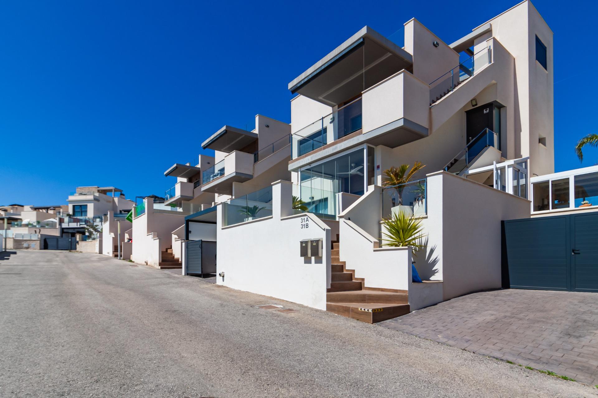 11-1 Apartment for Sale in Torrevieja, Alicante