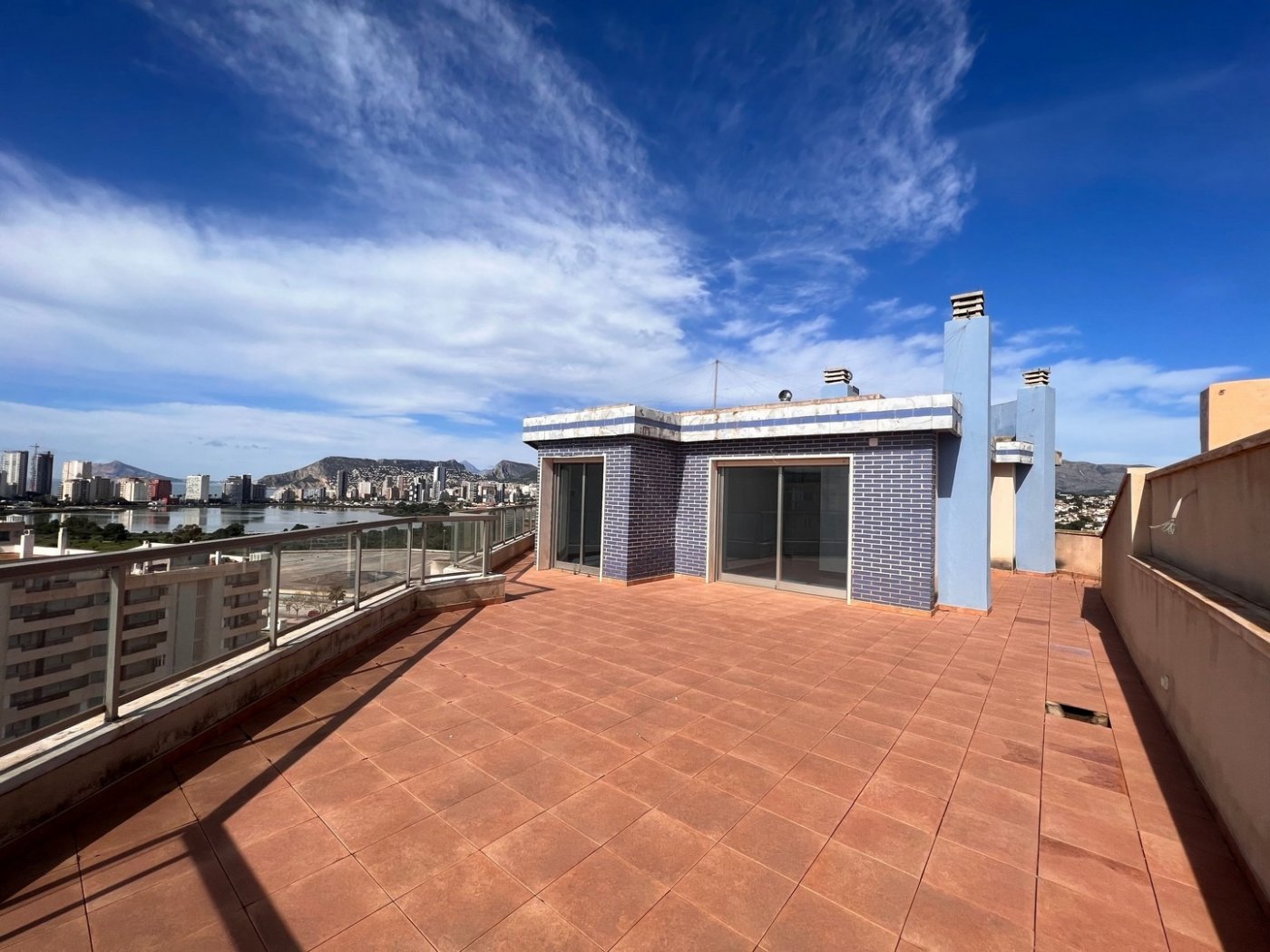 BEAUTIFUL PENTHOUSE WITH SEA VIEWS IN CALPE