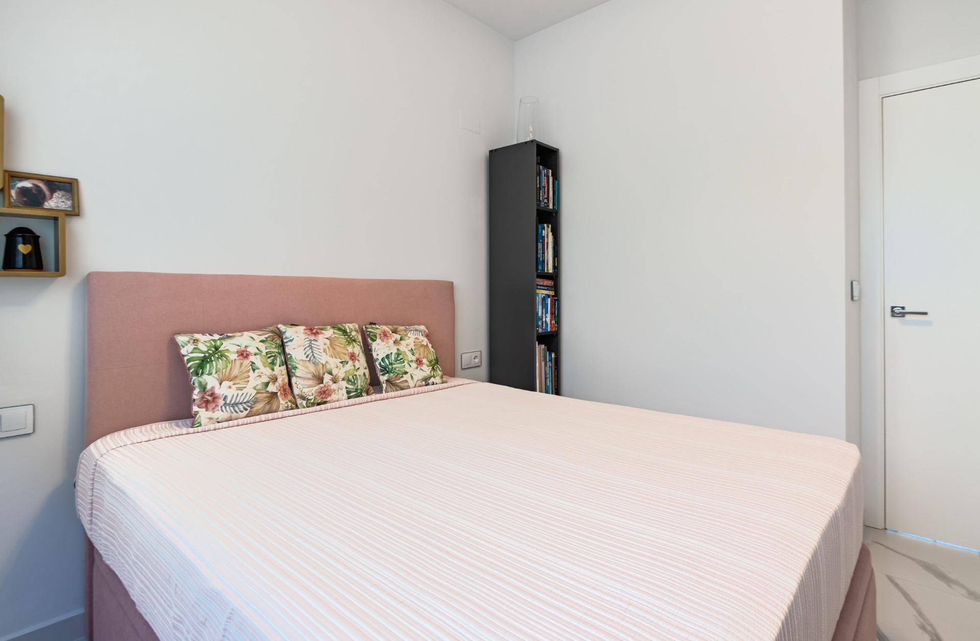 Apartment for Sale in San Miguel de Salinas, Alicante