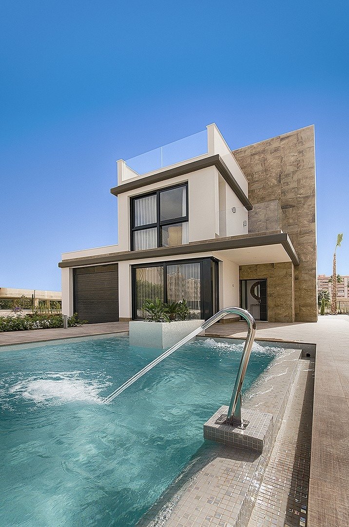NEW BUILD VILLAS NEAR ROJALES