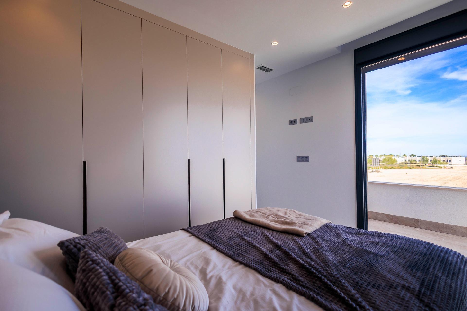 NEW BUILD VILLAS NEAR ROJALES