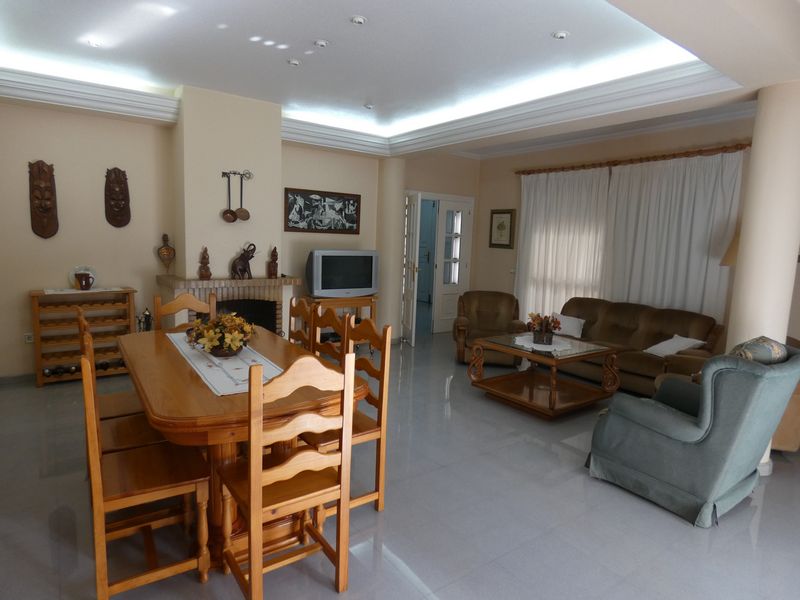 Villa for Sale in Almoradi, Alicante