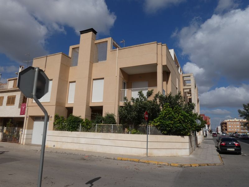 Villa for Sale in Almoradi, Alicante