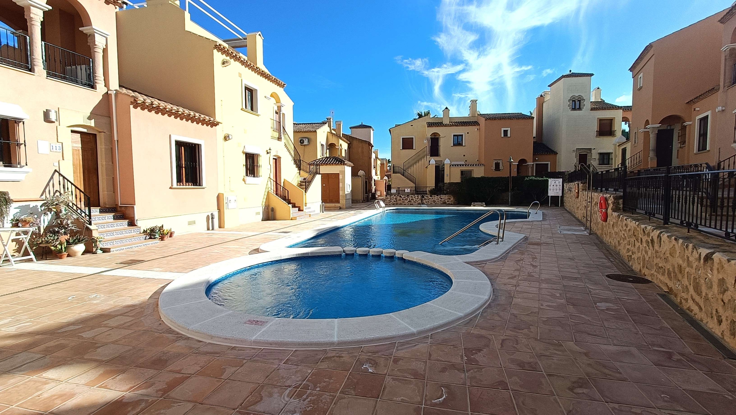 Villa for Sale in Algorfa, Alicante