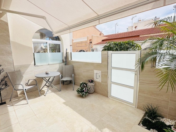 Villa for Sale in San Miguel de Salinas, Alicante