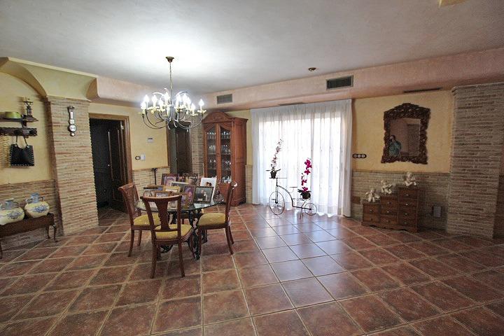 Villa for Sale in San Miguel de Salinas, Alicante