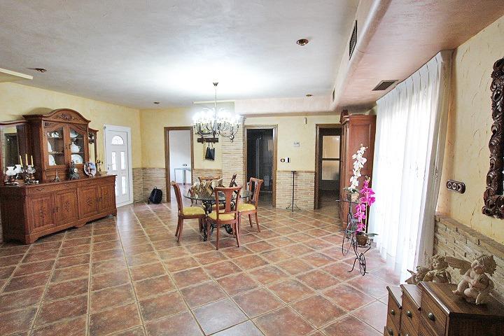 Villa for Sale in San Miguel de Salinas, Alicante