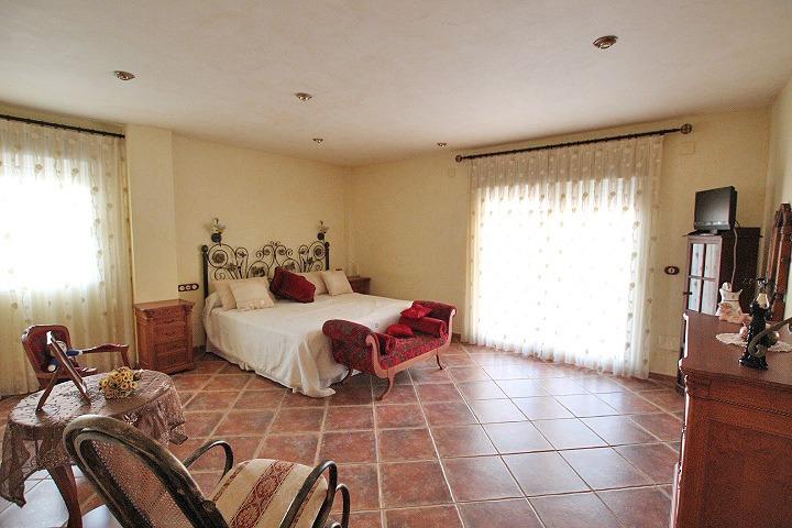 Villa for Sale in San Miguel de Salinas, Alicante