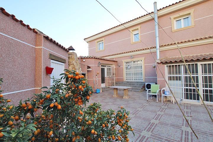 Villa for Sale in San Miguel de Salinas, Alicante