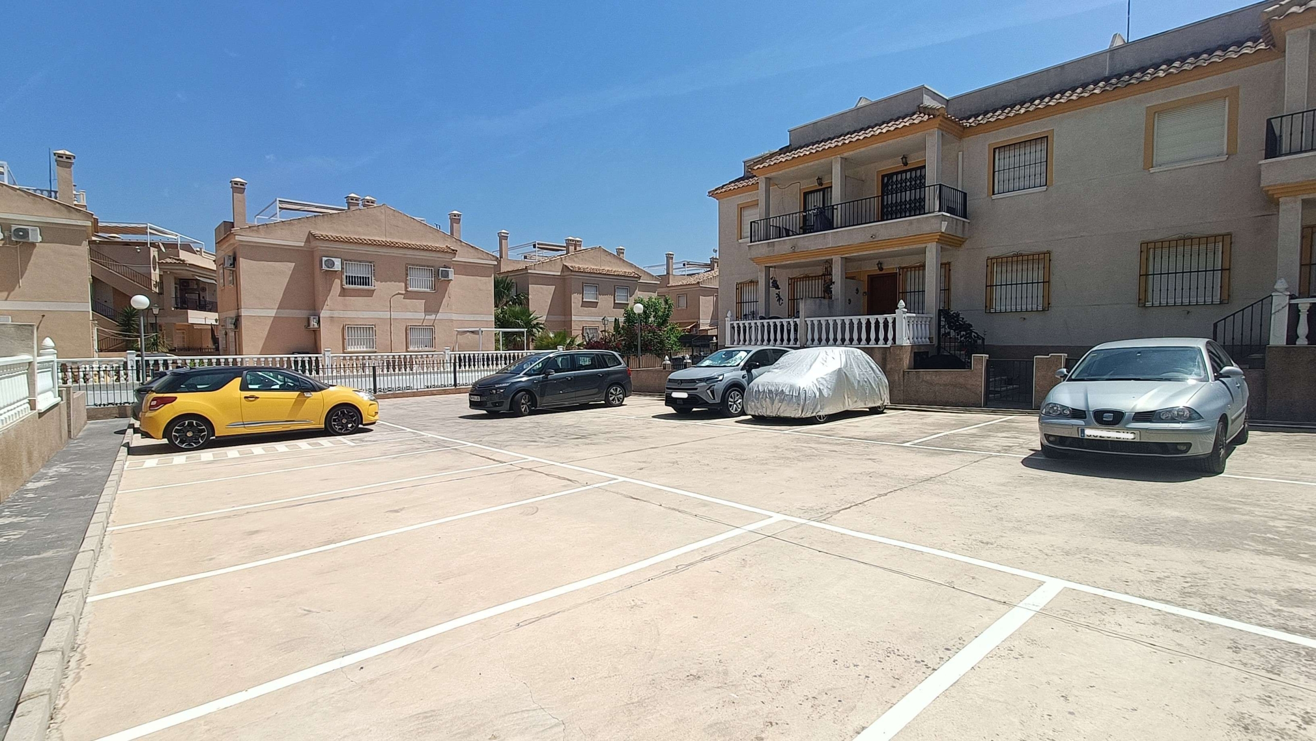 Apartment for Sale in Algorfa, Alicante