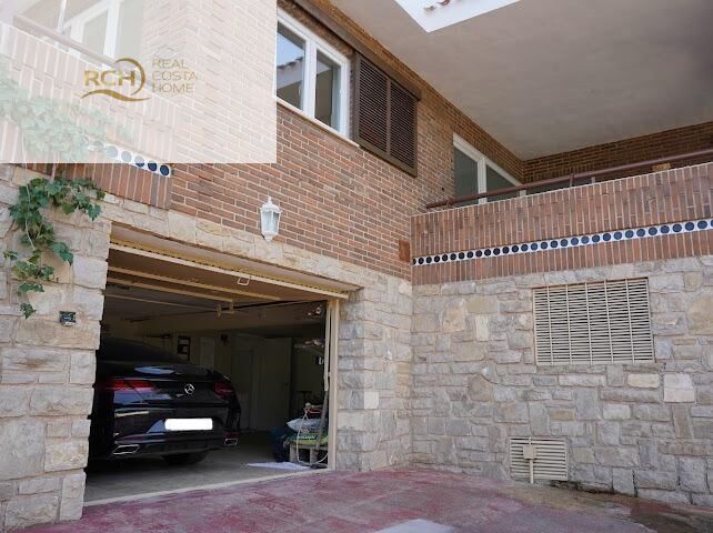 Villa for Sale in la Nucia, Alicante