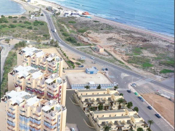 BEAUTIFUL TOWNHOUSES IN LA MANGA