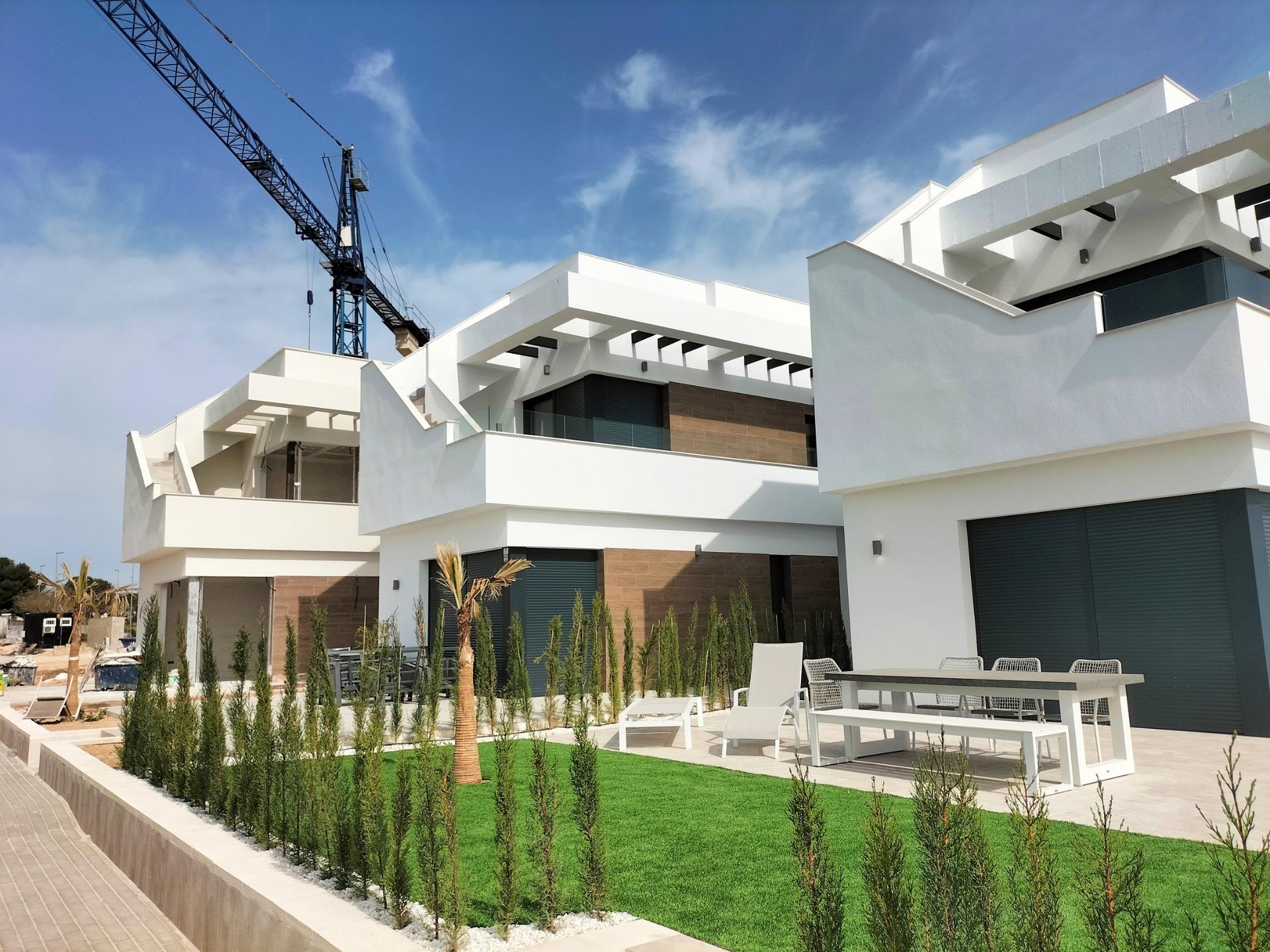 NEW BUILD TOWNHOSES IN LOS ALCAZARES