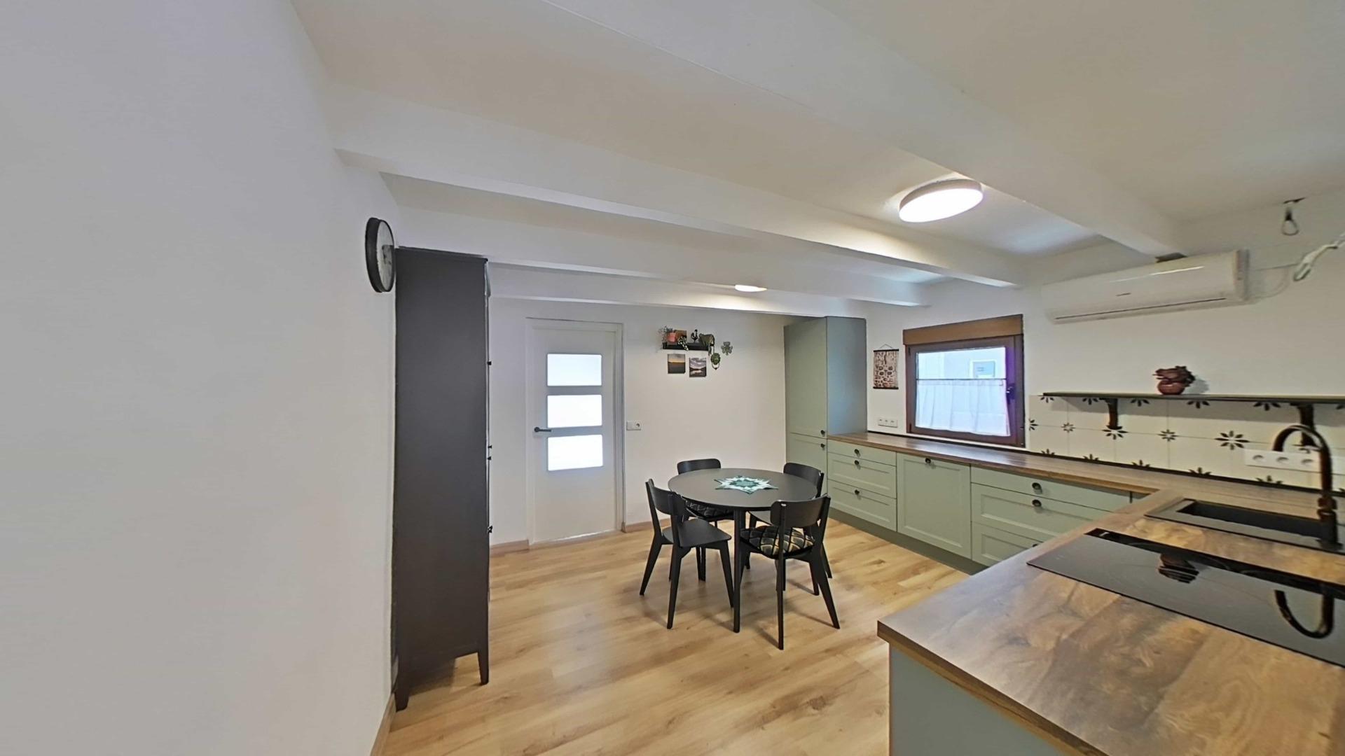 19-1 Town House for Sale in Villamartin, Alicante