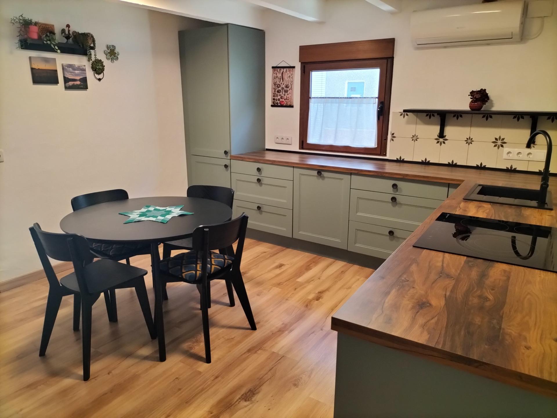 Town House for Sale in Villamartin, Alicante