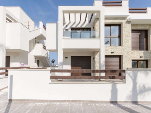 NEW BUILD RESIDENTIAL OF BUNGALOW APARTMENTS IN LOS BALCONES, TORREVIEJA