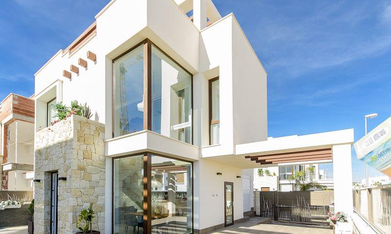 2-1 DESIGN VILLA WITH ALL THE LUXURIES