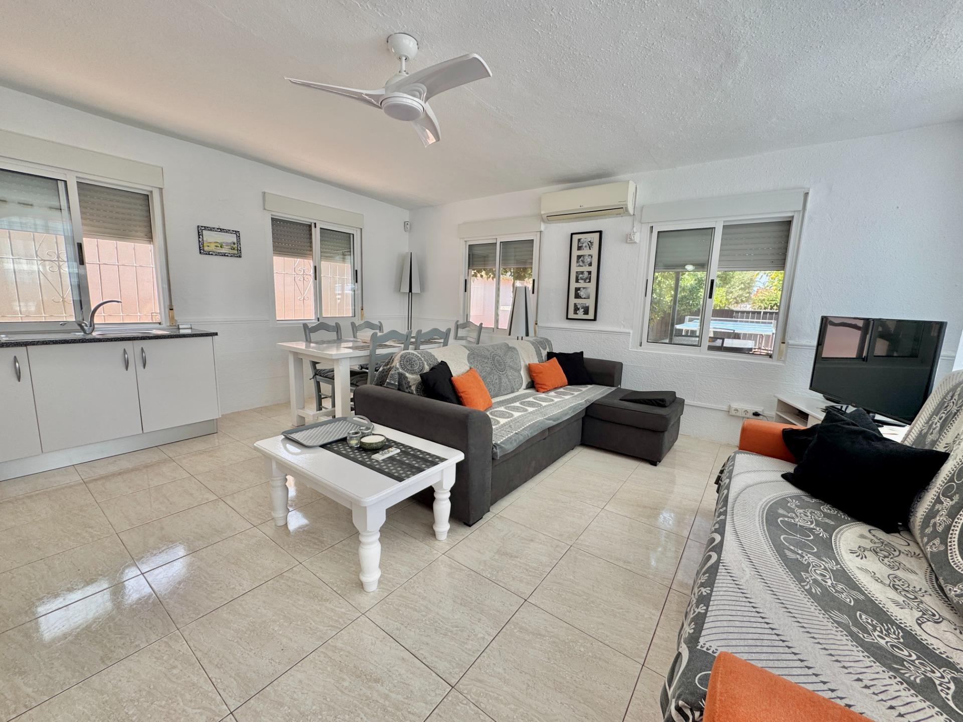 Villa for Sale in Dolores, Alicante