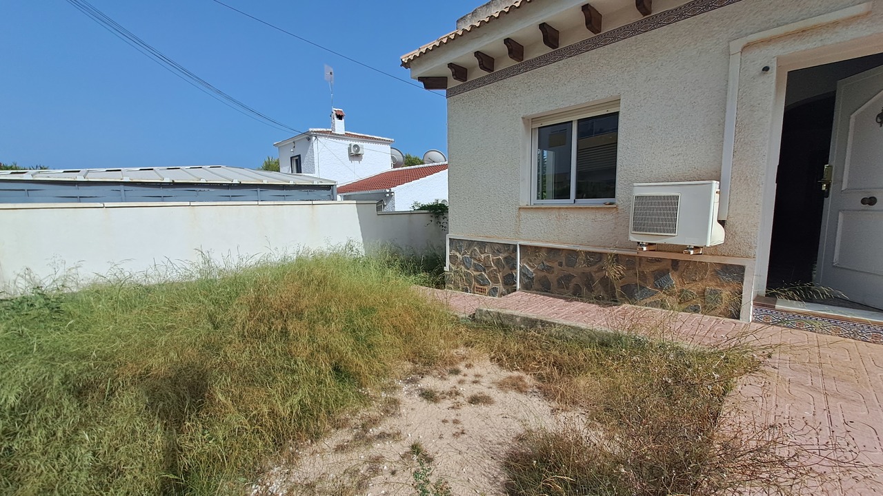 Villa for Sale in Villamartin, Alicante