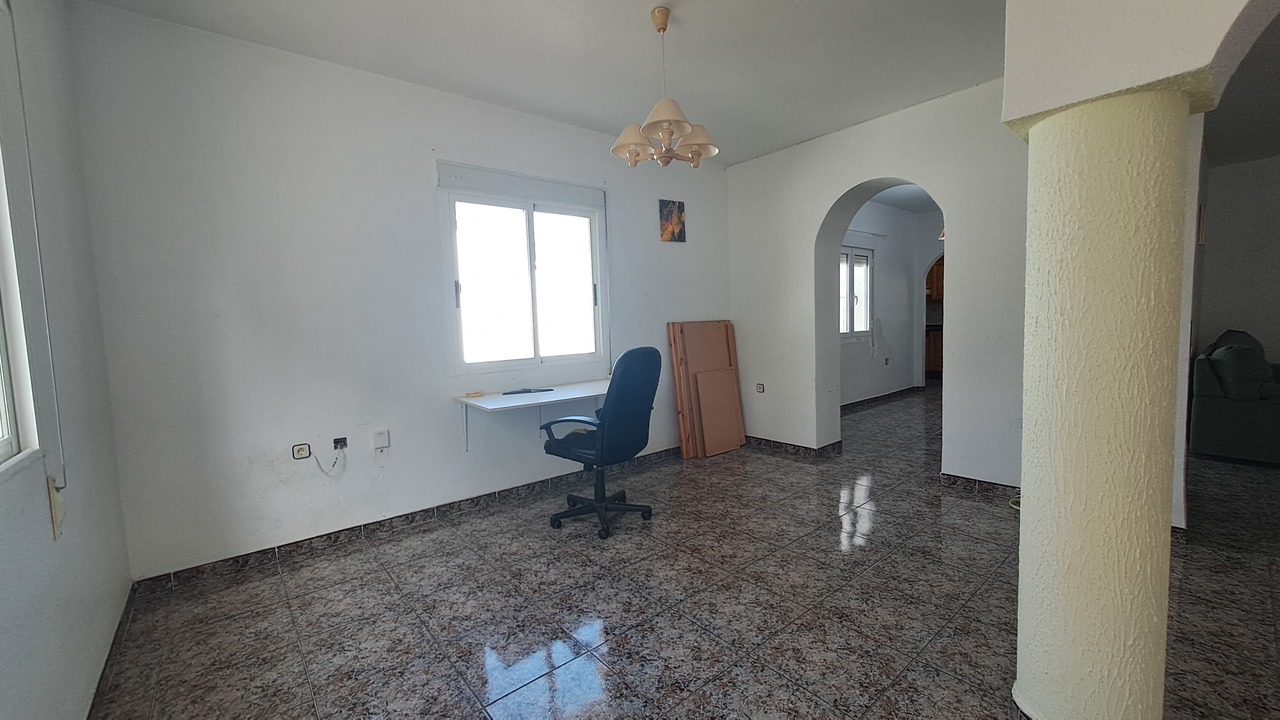 Villa for Sale in Villamartin, Alicante