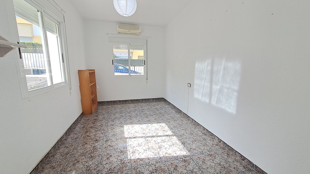 Villa for Sale in Villamartin, Alicante