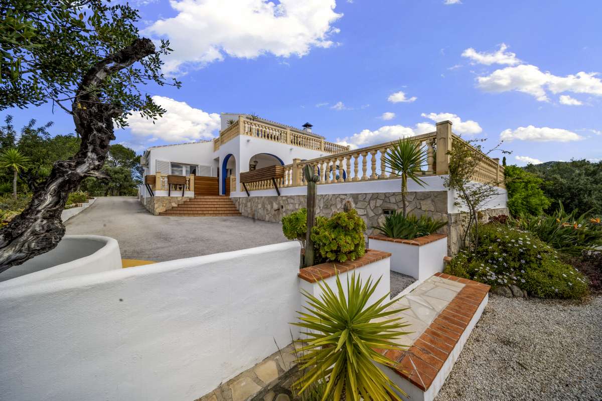 Villa for Sale in Murla, Alicante