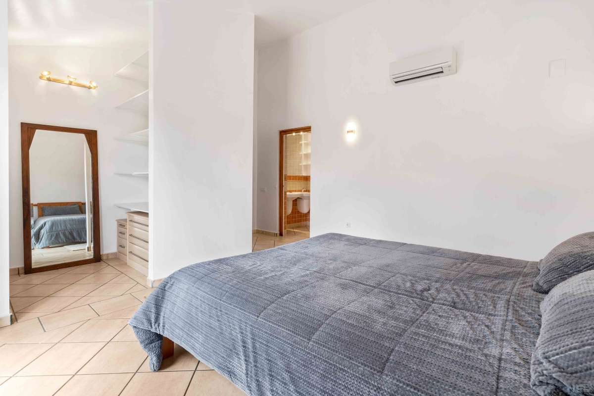 Villa for Sale in Murla, Alicante