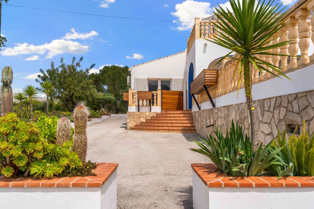 Villa for Sale in Murla, Alicante