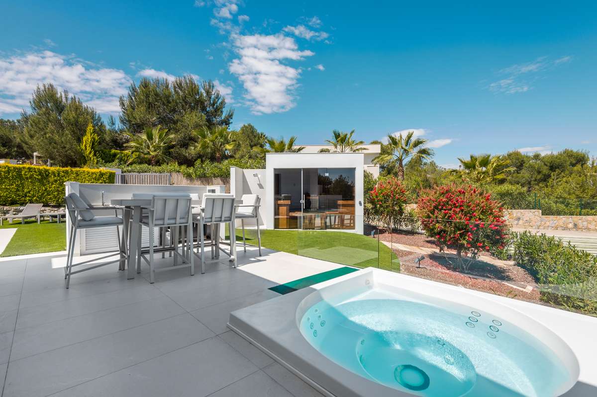 Villa for Sale in Las Colinas Golf, Alicante