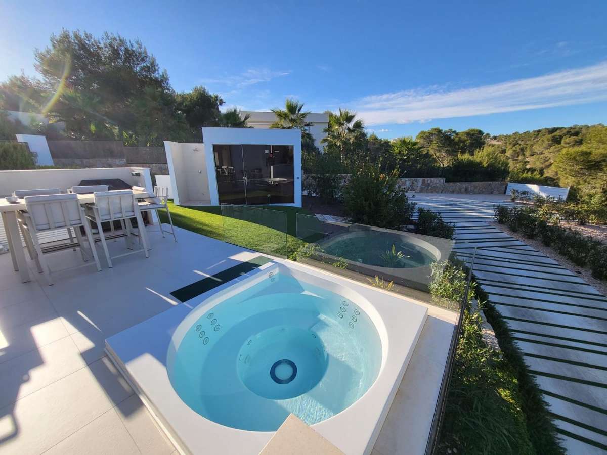 Villa for Sale in Las Colinas Golf, Alicante