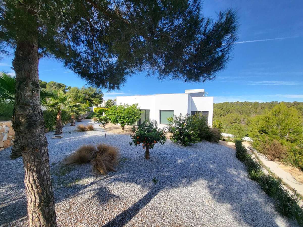 Villa for Sale in Las Colinas Golf, Alicante