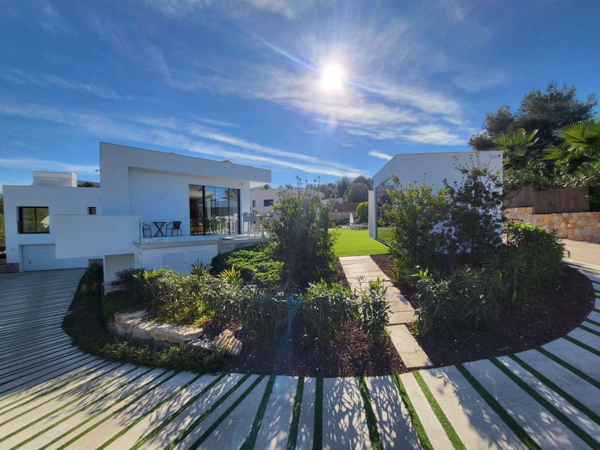Villa for Sale in Las Colinas Golf, Alicante