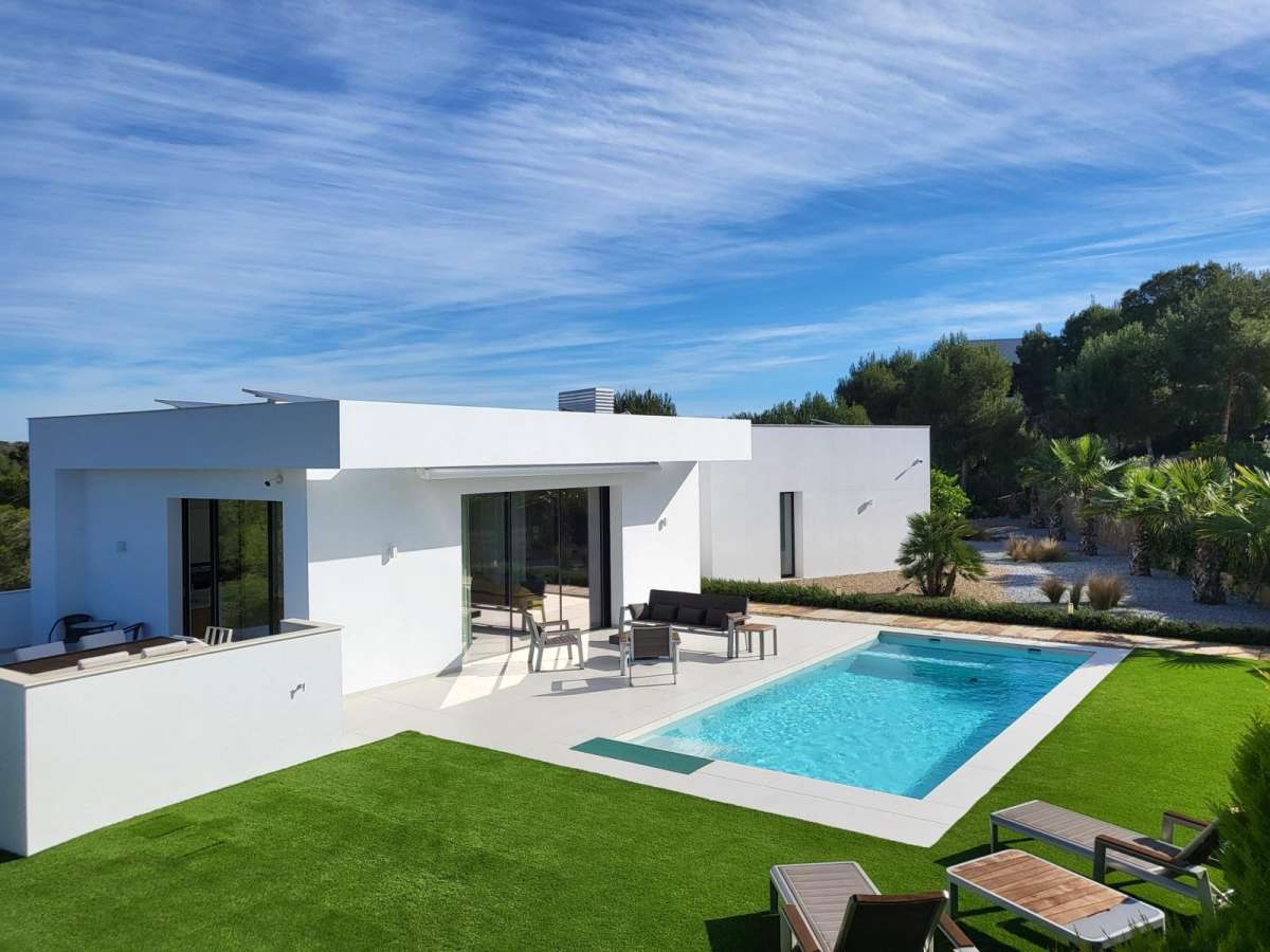 Villa for Sale in Las Colinas Golf, Alicante