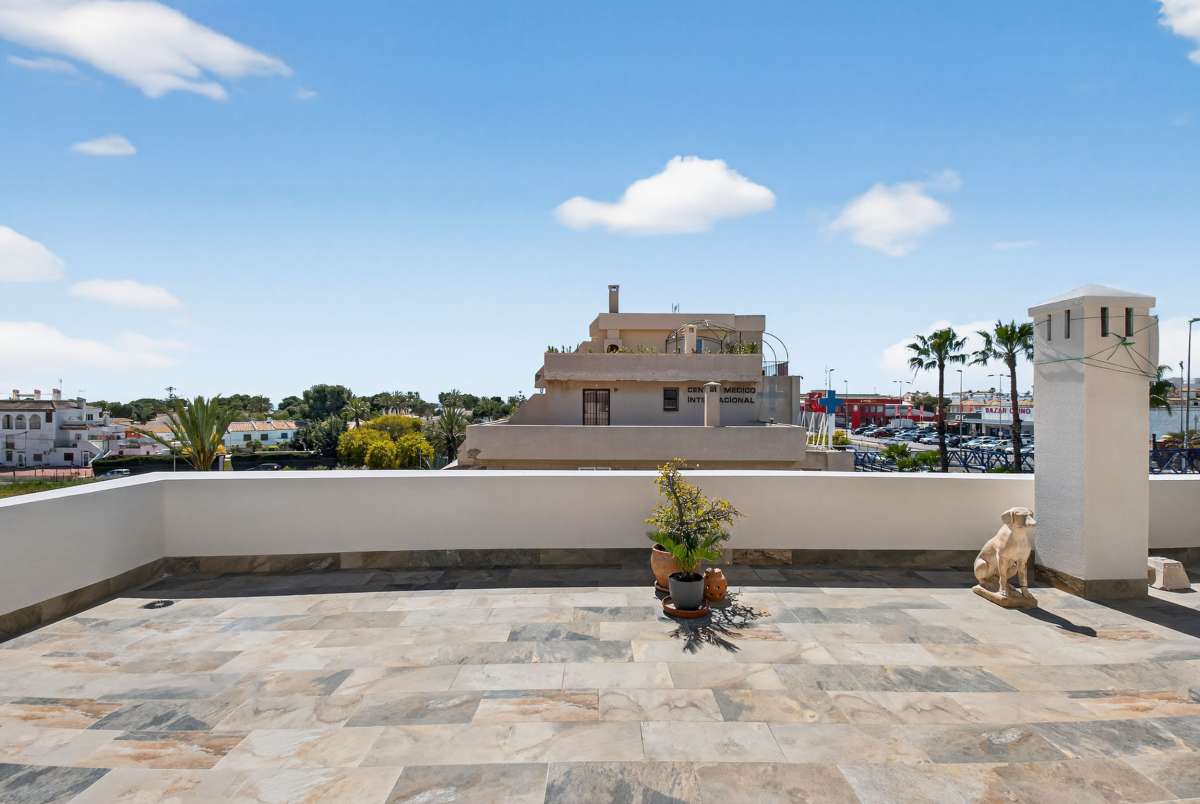 Apartment for Sale in Punta Prima, Alicante