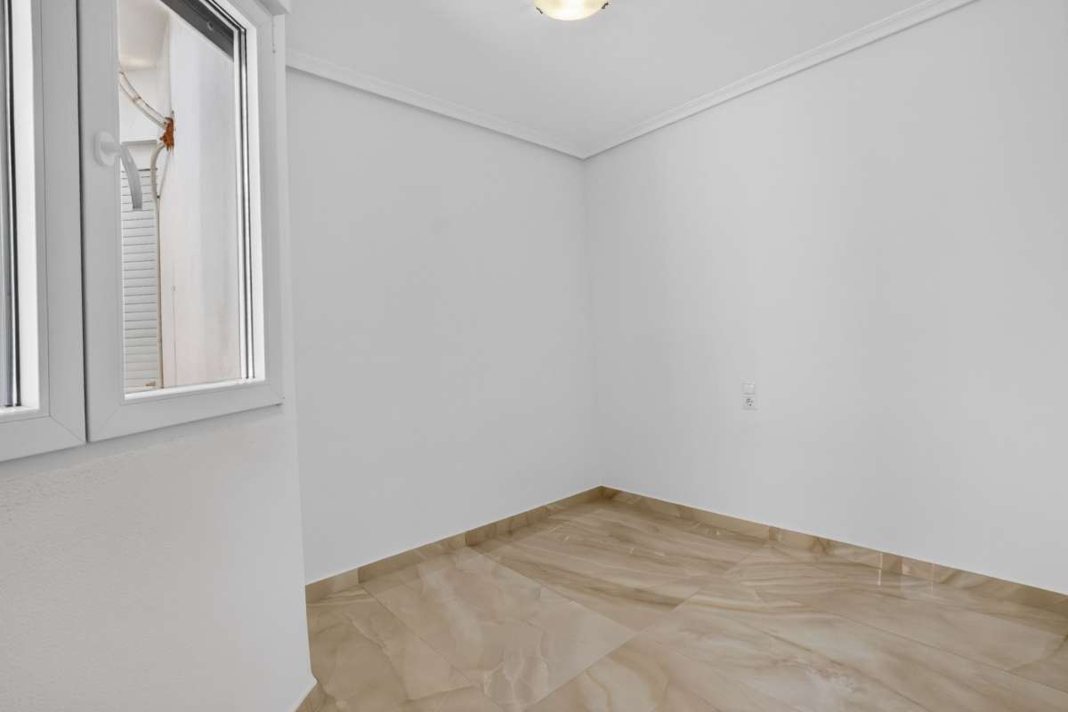 Apartment for Sale in Torrevieja, Alicante