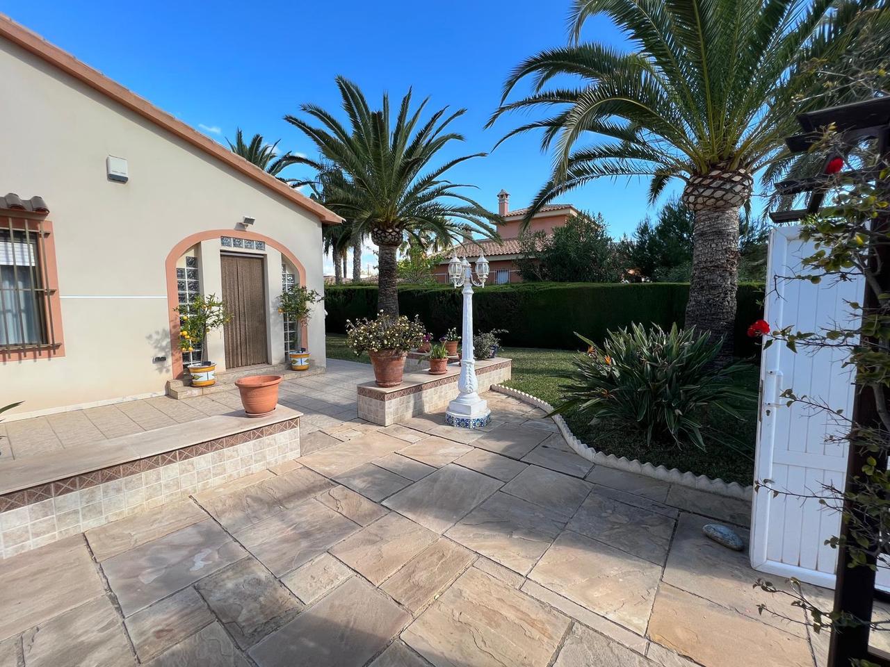 Villa for Sale in Cabo Roig, Alicante