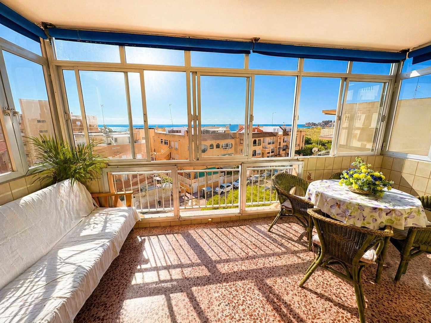 2257_o_1jn23dprtjjn9tt124vc8dqak1b Apartment for Sale in Torrevieja, Alicante