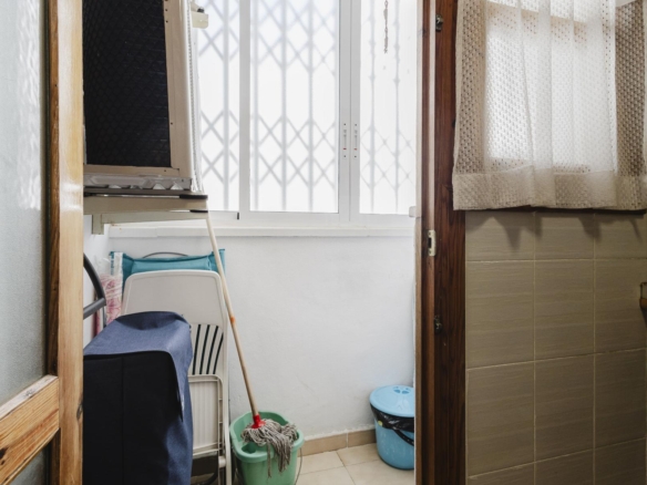 584