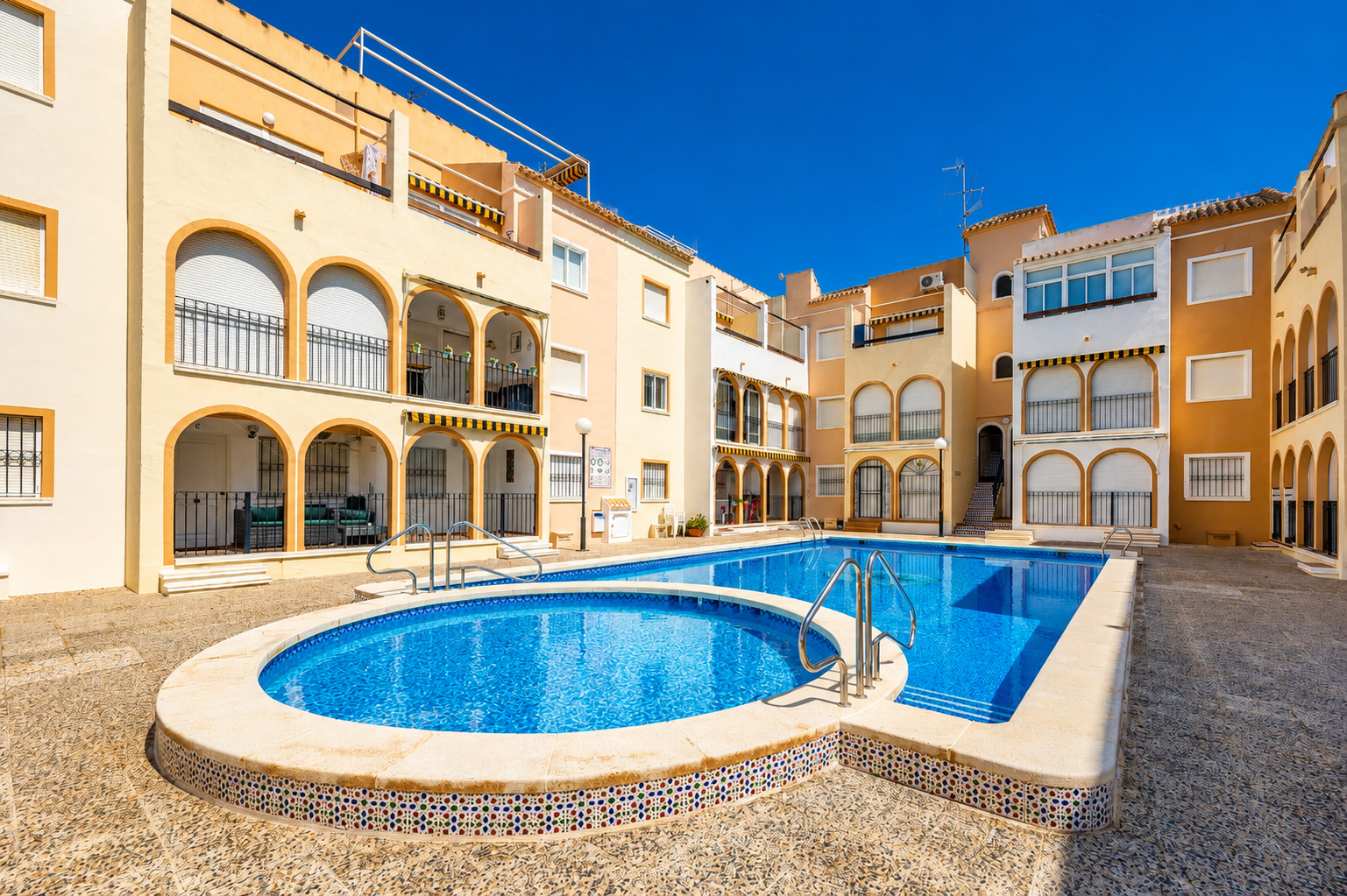 2264_2a6b76508d40bf08a122628f73d0625a Bungalow for Sale in Torrevieja, Alicante
