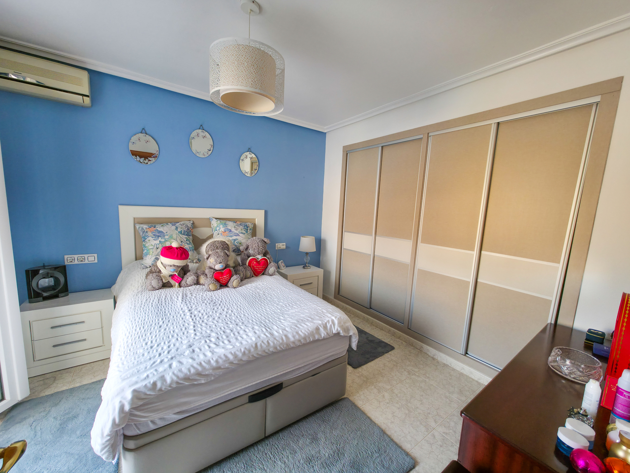 Villa for Sale in Villamartin, Alicante